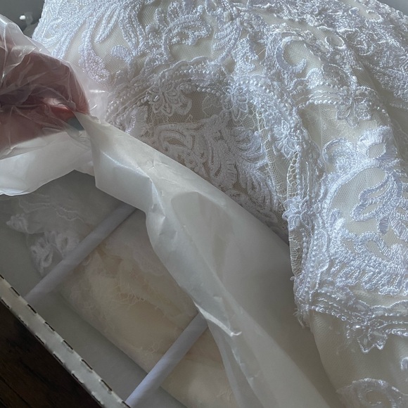 Essense of Australia Gown - Picture 8 of 9